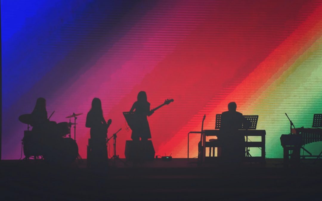 The First Timer’s Guide To Watching A Cover Band Live On Stage – Essential Tips